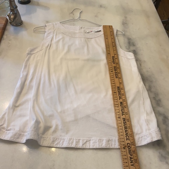 Vineyard Vines xs white sleeveless top - Picture 2 of 5